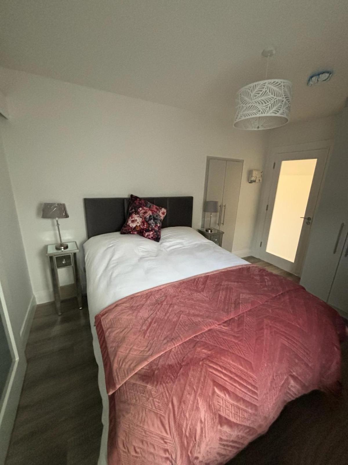 Clifden Lodge 1 Bedroom Apt Кілларні Екстер'єр фото